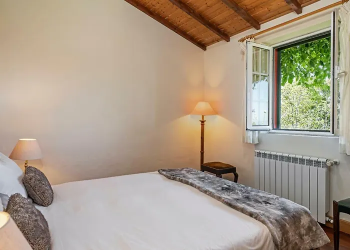 Quinta Devonia By An Island