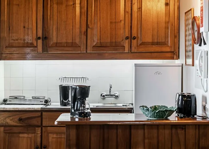 Quinta Devonia By An Island