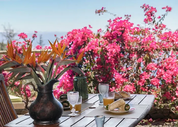 Quinta Devonia By An Island *